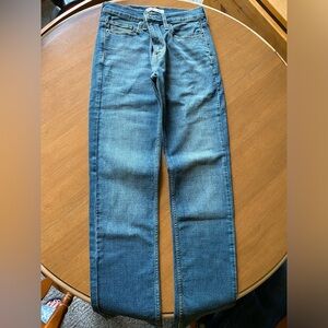 Levi’s Signature Straight leg faded jeans